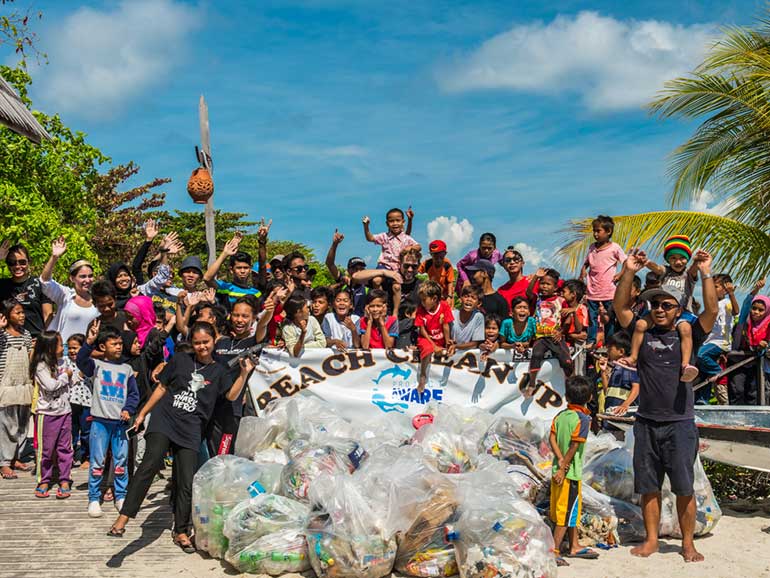 beach clean up mabul